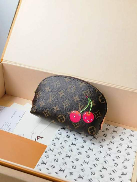 Picture of Louis Vuitton Wallets _SKUfw220044662fw